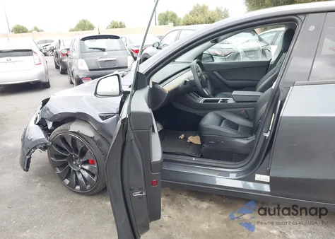 2022 Tesla Model Y Performance Dual Motor All-Wheel Drive from USA, damaged, VIN 7SAYGDEF0NF439519
